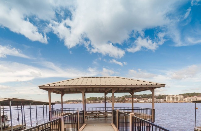 Neues Angebot, New Remodel am Lake Hamilton, 2 Schlafzimmer, 2 Bäder für 6 Personen mit Blick auf den Lake
