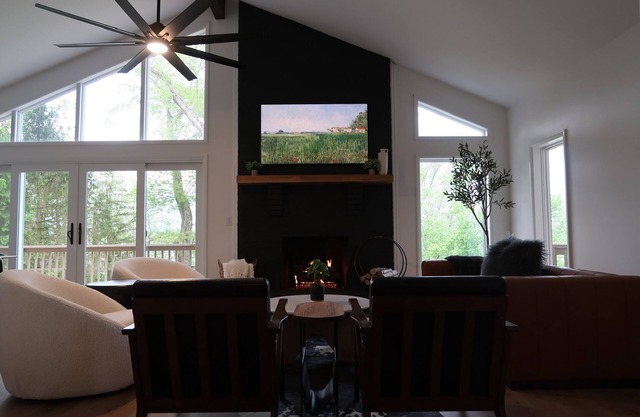 The View at Buckeye Lake - the ultimate lakefront retreat for 12.