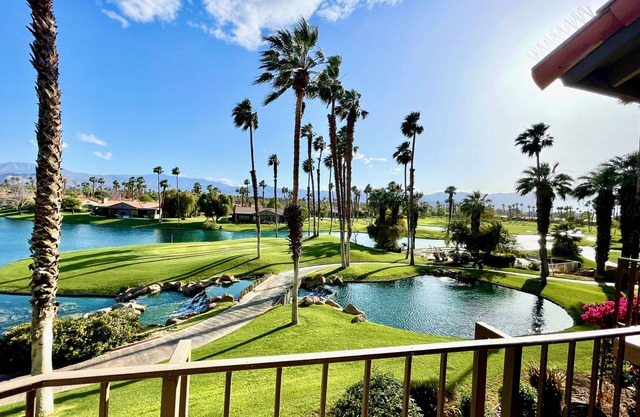 The View! Palm Desert Country Club Villa