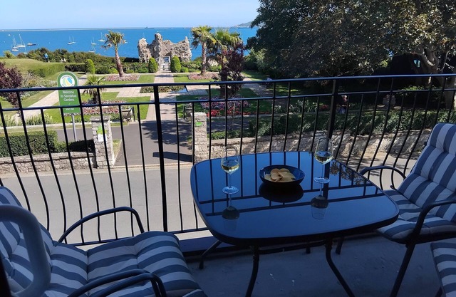 THE VIEW, pet friendly, character holiday cottage in Weymouth