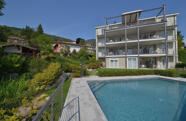 The View-Rainbow:design lake view apartment