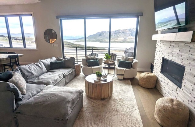 The views! Enjoy this Hideout home.
