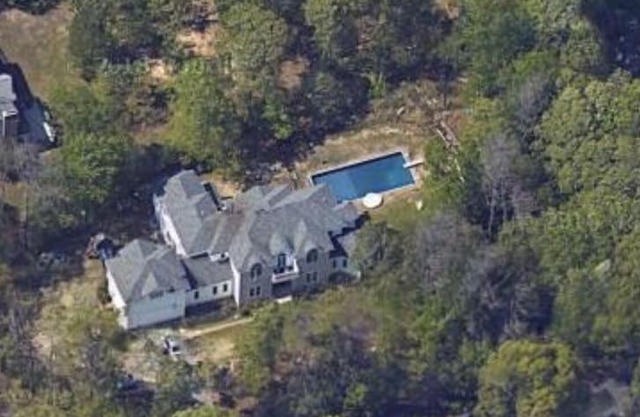 The Villa at Hampton Bays.Hampton's Summer Escape Nightlife Pool Spa.