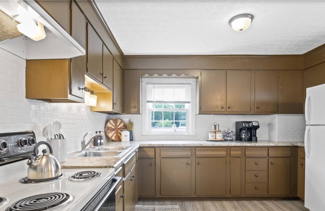 The Village Loft: A Walkable Stay in Palmyra
