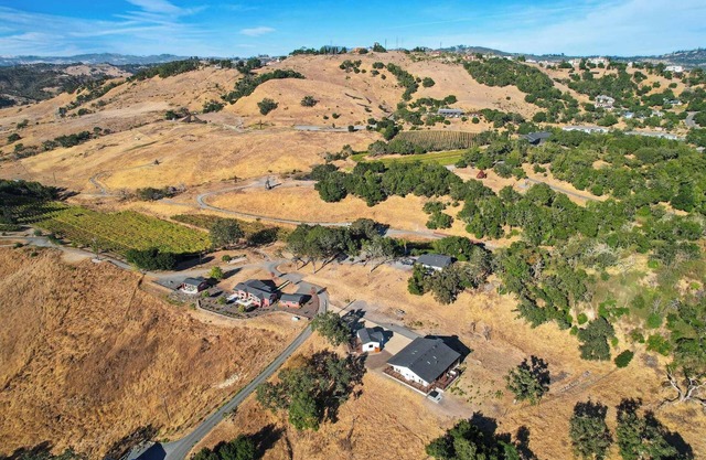 The Vineyard Estate at Paradise Ridge by Kohmsa
