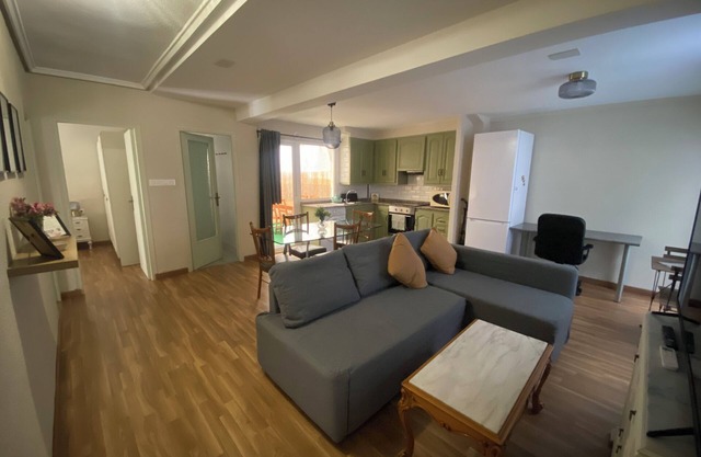 The vintage house, close to downtown, 2 private patios
