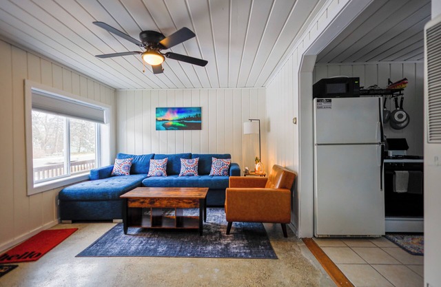The Vintage Two at Lakeshore Pines is a cozy 2 bd/1ba unit with Beach Access!