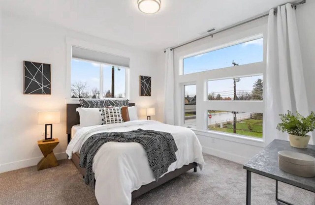 The Warren : Beautiful 5 bedroom home w/hot tub