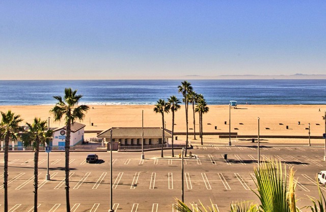 The Waterfront Beach Resort, A Hilton Hotel