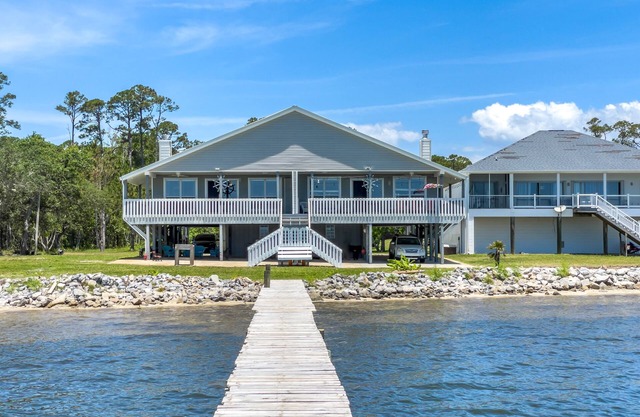 The Waterfront Escape - Private Dock, Gulf Breeze