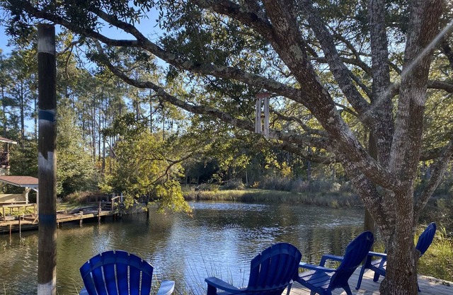 Sleeps 6 - Water Front Home Close to the Beach and Downtown and Pensacola