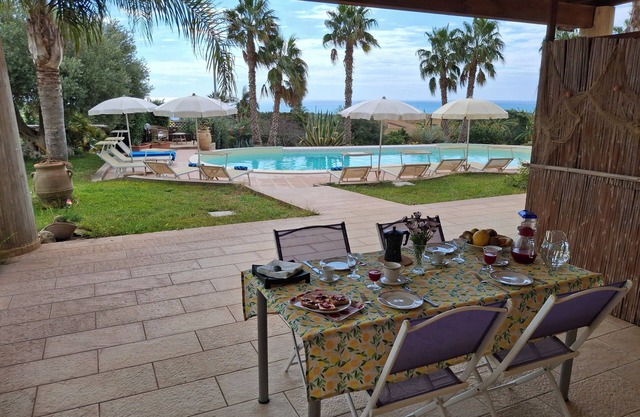 The Oasis of the Mediterranean, Sampieri, 2 minutes from the sea, villa with pool.