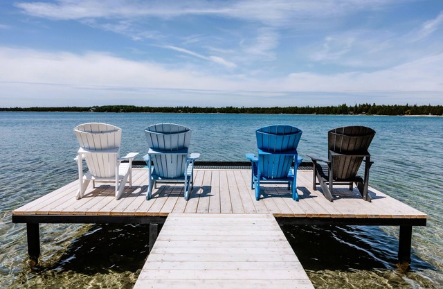 The Way Way Back 3 bedroom waterfront cottage with private dock Tobermory