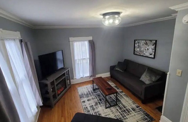 The Wesley - Historic 1890 Victorian, Second Floor