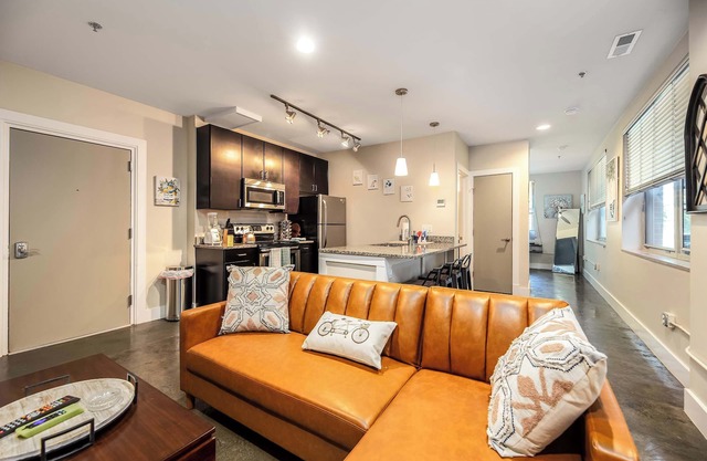 The West End Flats Su