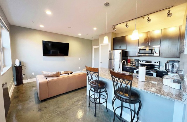 The West End Flats Su