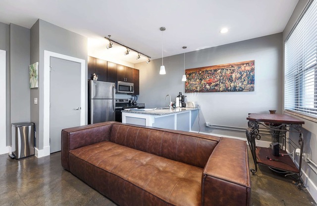 The West End Flats Su
