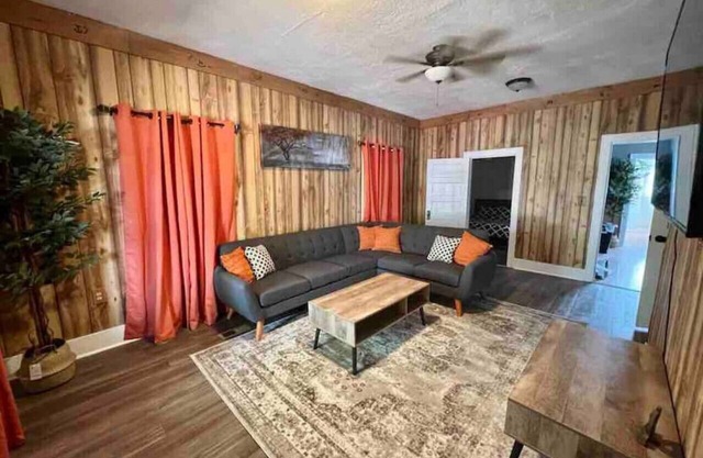 Rustic Western Getaway at Hot Springs State Park!
