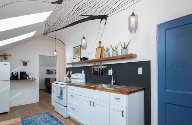 The Whaler’s Loft · Close to Ocean Beach, Mystic & USCGA