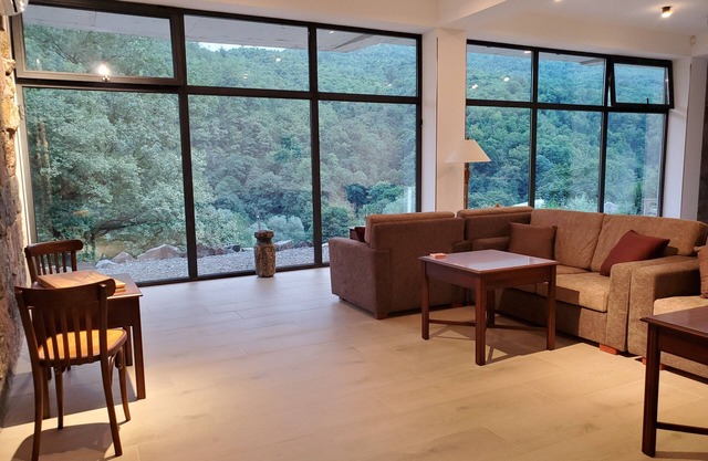Whispering Oaks ist eine Luxusvilla mit Klimaanlage im malerischen Vahagnadzor