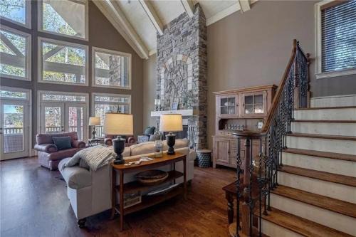 The White Hart House Lake Lanier