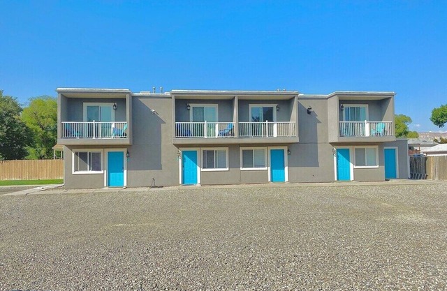 The Whole Enchilada w/4 townhomes, Hot Tub