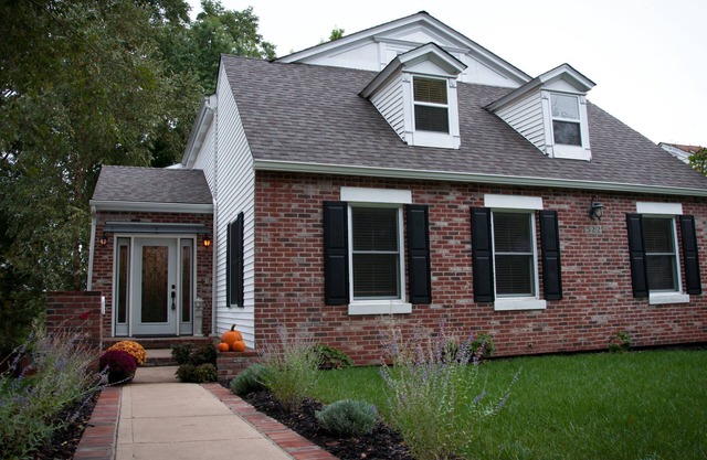 The Wild Rose Cottage in Historic Old St Charles