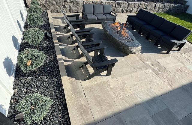 THE WILLIAMSVILLE LUXURY RESORT ~ HOT TUB ~ FIRE PIT