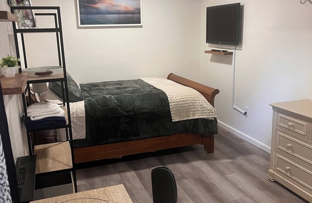 The Wine Barrel Studio -Charming studio in adorable Rohnert Park with WiFi