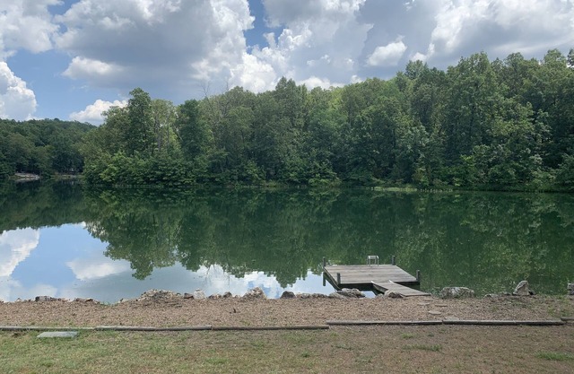 The Woodland View Lake House