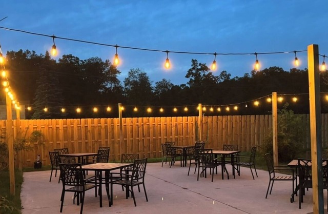 The Woods Suite #303 Free Arcade, Movie Theater, Patio Area, Playground and more