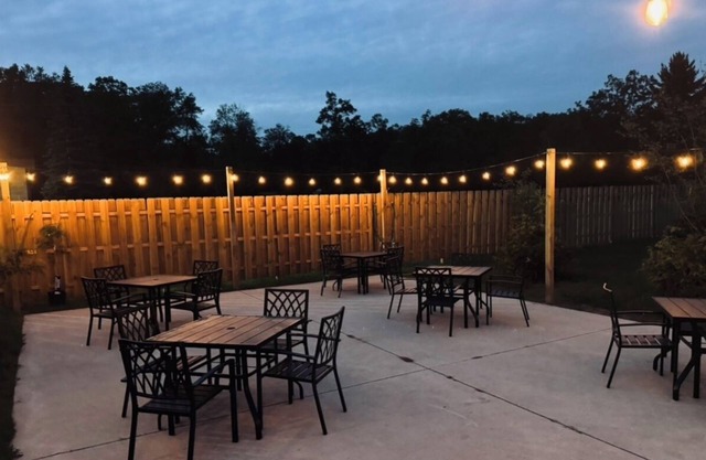 The Woods Suite #306 Free Arcade, Movie Theater, Patio Area, Playground and more