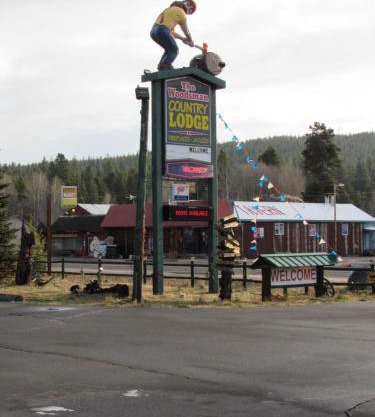 The Woodsman Country Lodge Motel