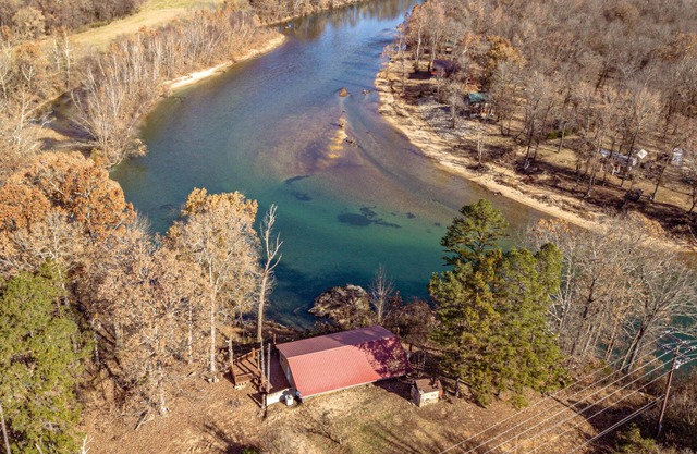 Die Worley-Felsen-Kabine auf gegenwärtigem Fluss - Doniphan, MO