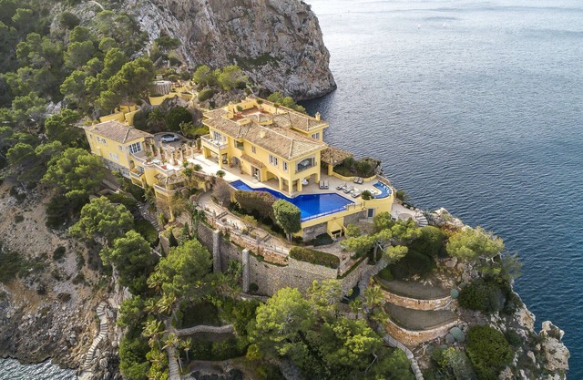 The Yellow Castle - Puerto de Andratx