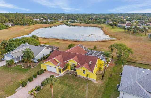 The Yellow Home amazingly lake view