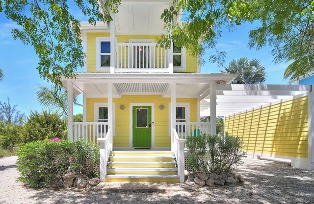 Gelbes Haus des Seacliff Resort Immobilien