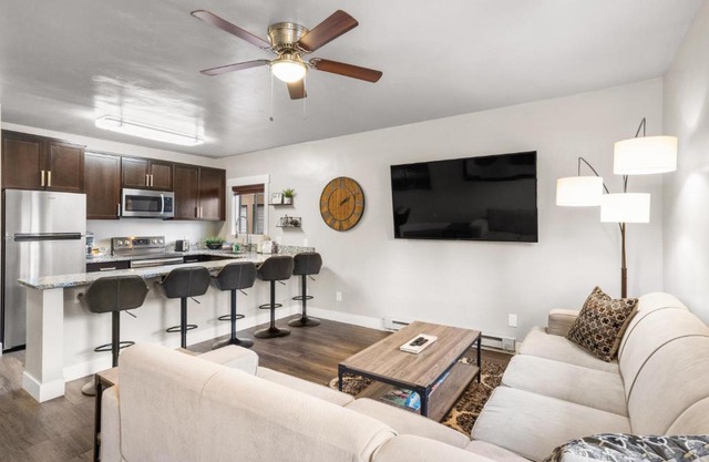 The Yellowstone Hideaway Unit B