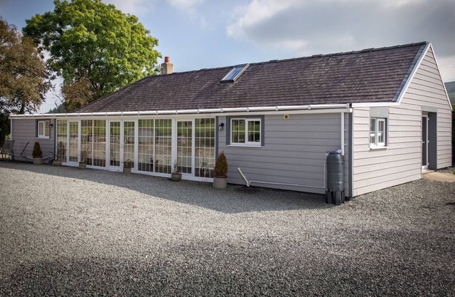 The Ynys Lodge - Luxury Cottages
