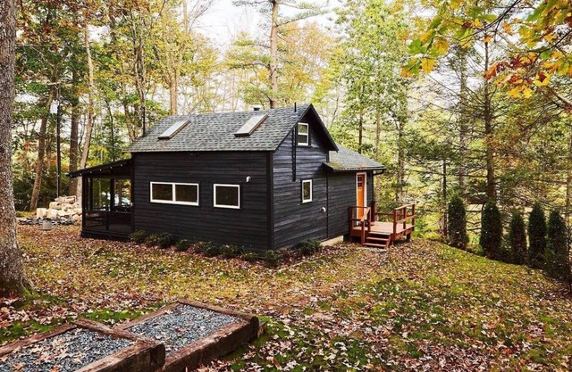 @TheHighlandBungalow / Sullivan Catskills Getaway