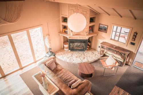 Therapeutic Summer Retreat 2.5 Acres with Views and Sauna