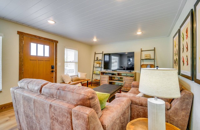 Thermopolis Vacation Rental: Walk to Bighorn River