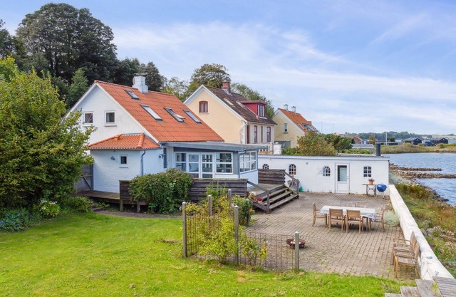 "Thermund" - 5m from the sea by Interhome
