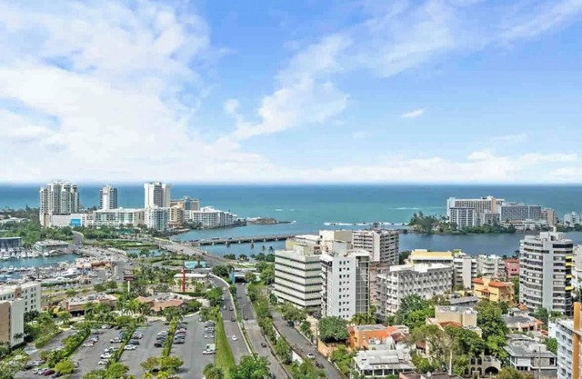 This 1 bedroom , 1 bath apartment is centrally located. Enjoy everything San.