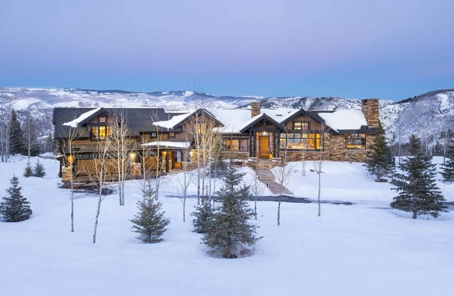 This 6-bedroom luxury residence, located on the Ranch side of Cordillera!