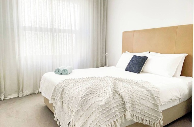 This apartment is a 2 bedroom(s), 1 bathrooms, located in Fremantle, WA.