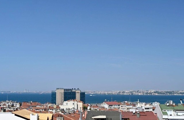 This apartment is a 2 bedroom(s), 1.5 bathrooms, located in Kadıköy, İstanbul.