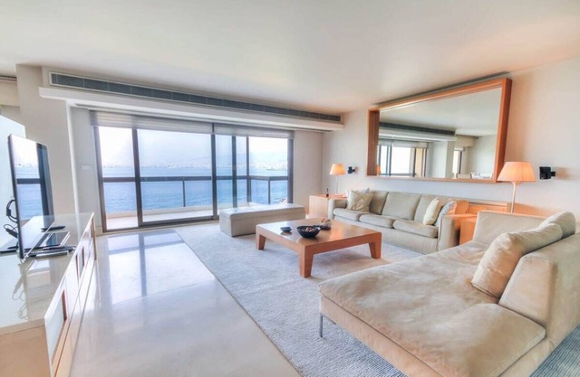 This apartment is a 2 bedroom(s), 2.5 bathrooms, located in Konak, İzmir.