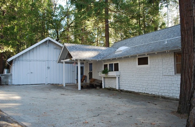 2 Schlafzimmer plus Dachboden und eine Wohnung aus Garage, 2 Bad Seeblick Kabine 10 Personen