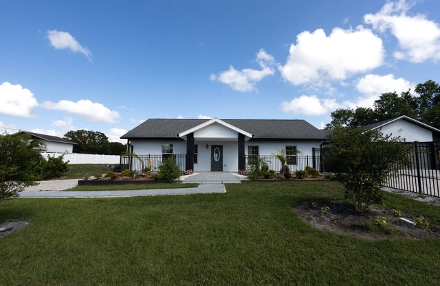 This centrally-located Parrish house has everything you need for a lovely stay!
